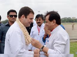 राहुल गांधी ने गुजरात में फूंका चुनावी बिगुल, कार्यकर्ताओं को दिया जीत का मंत्र